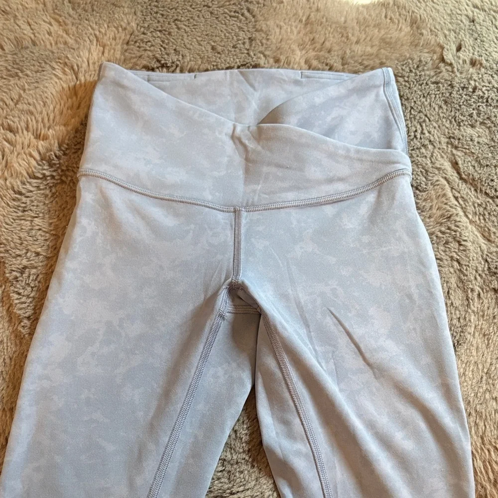 lululemon athletica Light Blue Cross Waistband Marble High-Rise Leggings Size 2